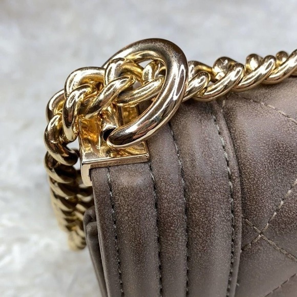 Bebe Quilted Crossbody Bag Vintage Taupe Gold Chain Shoulder Purse Flap Handbag - Picture 7 of 7